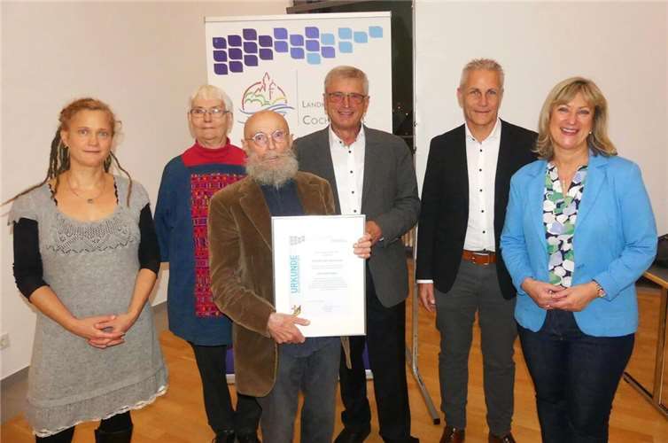 Der überregional bekannte Künstler Christoph Anders (Senheim) erhielt den Kulturpreis in der Sonderkategorie für sein Lebenswerk.