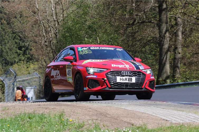 Der von Achim Nett, Maximilian Malinowski und Christoph Dupré pilotierte Audi S3 auf dem Weg zum Sieg.  Foto: Bernhard Kuffel
