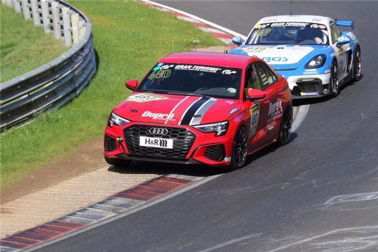 Beeindruckender Klassensieg der Brüder Nett Der von Jürgen Nett, Achim Nett und Christoph Dupré pilotierte Audi S3 auf dem Weg zum Sieg. Foto: Bernhard Kuffel