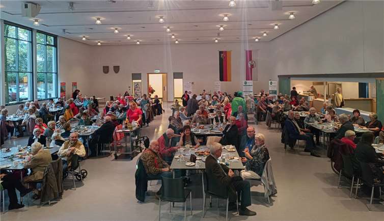 Der von Seniorenbeirat und Stadtverwaltung organisierte Seniorentag der Stadt Bendorf erfreut die Besucherinnen und Besucher jedes Jahr aufs Neue. Foto: Stadt Bendorf