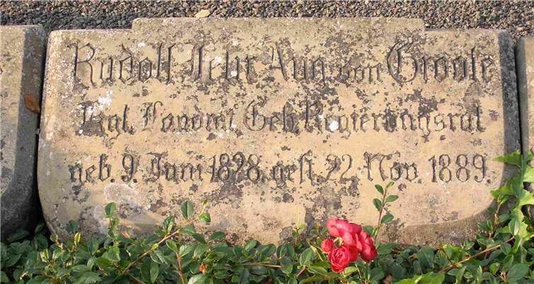 Der vor 190 Jahren geborene Rudolf Felix August Edler von Groote zu Kendenich, von 1859 bis 1889 Königlicher Landrat des Kreises Ahrweiler, ruht auf dem Bad Bodendorfer Friedhof.Anton Simons/AW-Wiki