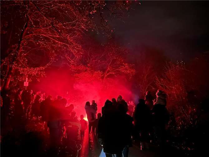 Der „wachsende Vulkan“ sorgte für mystische Stimmung.Foto: Claudia Weinand.