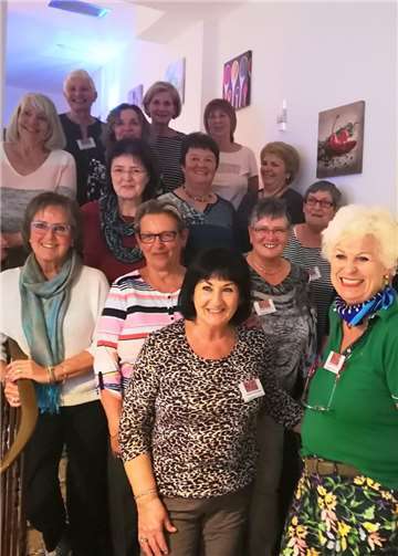 Der weibliche Jahrgang 49/50 der Thomasschule zeigt, dass die 70-jährigen sehr gut alleine, aber eben auch in der Gemeinschaft klarkommen. Foto: privat