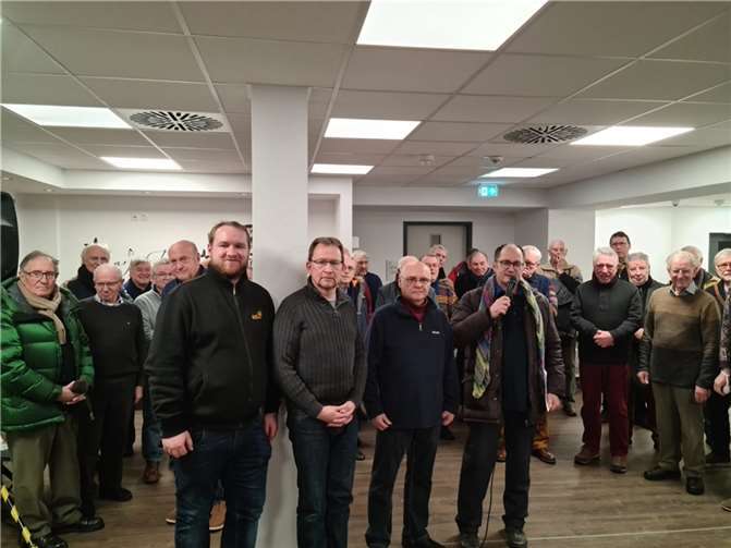 Der weihnachtliche Gesang wurde von den Heimbewohnern, welche aufgrund der Pandemie in den zurückliegenden Jahren vieles ertragen mussten, mit großer Freude und viel Applaus verfolgt. Foto: privat