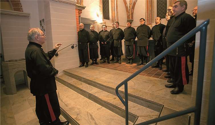 Der weltberühmte Don Kosakenchor Serge Jaroff unter der Leitung von Wanja Hlibka war zu Gast in der Kirche von Anhausen.WT