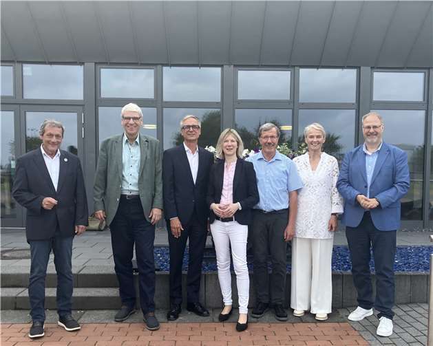 Der wiedergewählte Vorstand der CDU-Kreistagsfraktion mit (v.l.) Achim Schwickert, Dr. Stephan Krempel, Dr. Kai Müller, Jenny Groß MdL, Karl-Heinz Boll, Gabi Wieland und Harald Orthey. Foto: Pia Hüsch-Schäfer