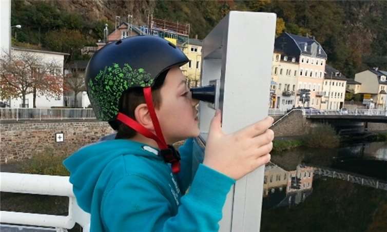 Der zehnjährige Julius beim Blick in die Vergangenheit. Willi Willig