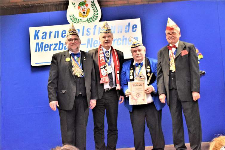 Der zweite Glasorden dieser Session wurde Karl-Heinz Schönenberg für seine außerordentlichen Tätigkeiten im Vereinsleben verliehen.