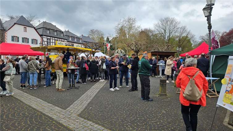Der zweite Ostermarkt auf dem Walpot-Platz in Bassenheim fand am Palmsonntag unter deutlich besseren Wetterbedingungen als die Premiere vor zwei Jahren statt. Foto: privat
