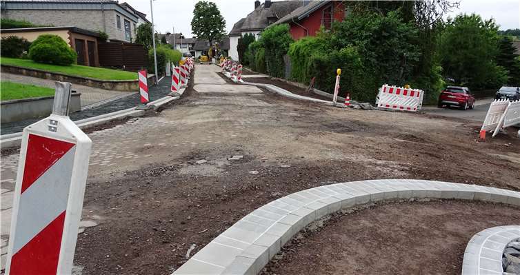 Derzeit werden in Eitelborn die Helfensteinstraße und der Bodenweg ausgebaut. Es ist das erste Bauprojekt im VG-Gebiet, das nach dem System der WKB abgerechnet wird. Foto: VG Montabaur