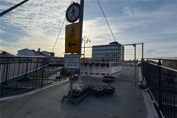 Derzeit wird die Fußgängerbrücke am Moselring instandgesetzt.Foto: Stadt Koblenz/ Timea Laux