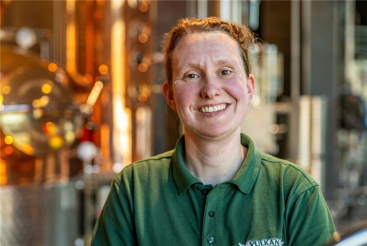 Destillateurin Laura Aßenmacher.