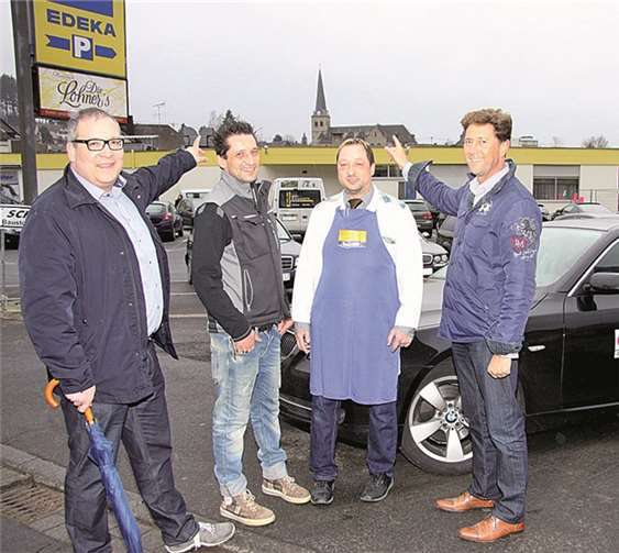 Detlef Odenkirchen (re.) vor Ort in Kempenich. privat