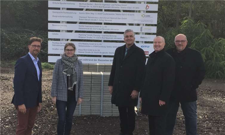 Detlef Odenkirchen (v. l.), Aileen Stupp, Jens Hetfleisch-Stephan, Ulrich Krafft und Frank Jeub freuen sich, dass es jetzt mit den Baumaßnahmen Bad Neuenahr Ost zur Landesgartenschau weitergeht.  CDU Bad Neuenahr