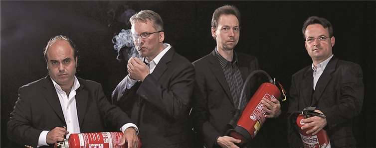 Detlef Strüwe (Piano und Komposition), Sebastian Reimann (Violine), Sergio Fabian Carbone (Bandoneon) und Fritz Roppel (Kontrabass) bilden das Quartett Tango Fuego. privat