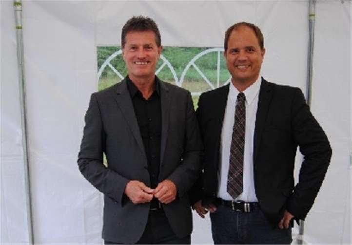 Detlev Pilger(links) freut sich auf die Gespräche.