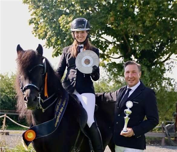 Internationale Deutsche Meisterschaft im Gangreiten Diavolo GPZ Gangpferd des Jahres 2024 mit Laura Pützer und Oliver Gerhardt. Fotos: privat