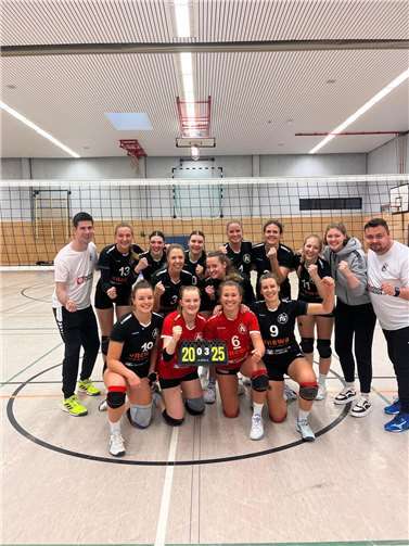Die 1. Damenmannschaft der Drachenländer Volleys nach dem Sieg gegen VV Human Essen II. Foto: privat