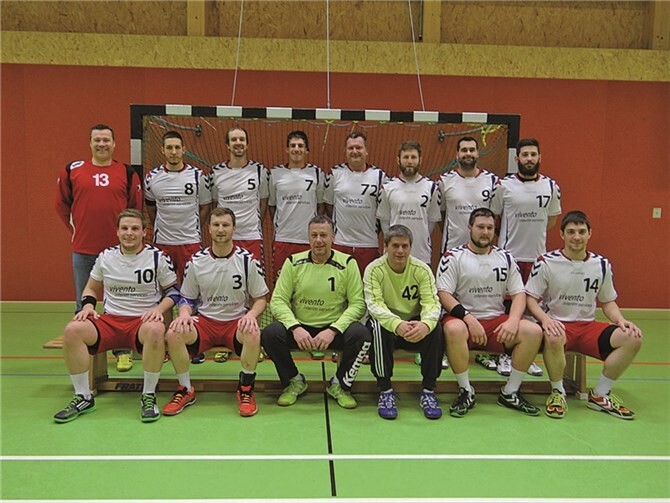 Die 1. Herrenmannschaft des sv Rot-Weiß. privat