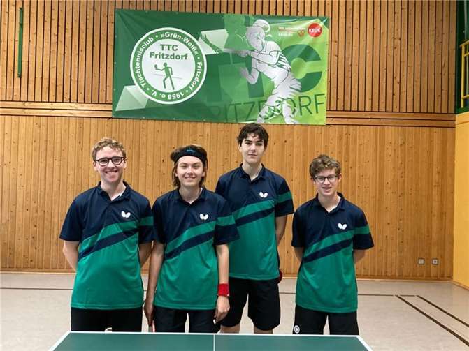 Die 1. Jugendmannschaft von links: Leo Kläser, Torben Heinrich, Lino Schill, Till van Ooyen. Quellen: TTC Fritzdorf