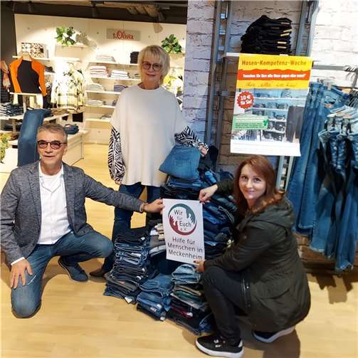 Die 1. Vorsitzende der Arche Irina Heer (rechts) mit Claudia und Frank Becker von „Kaktus Mode“. Foto: privat