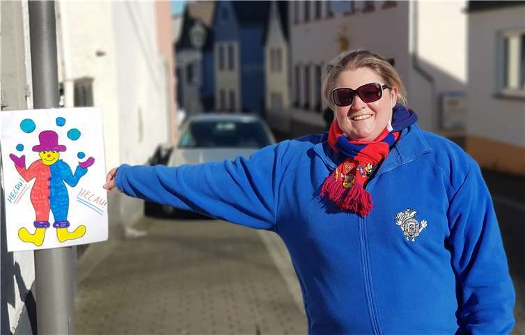 Ein „wanderbarer“ Corona-Umzug in Bassenheim Die 1. Vorsitzende der KG „Bassemer Bur-Jecke“ Daniela Kunz-Scheuring freute sich über die positive Resonanz zum „Corona-Umzug“. Foto: KH