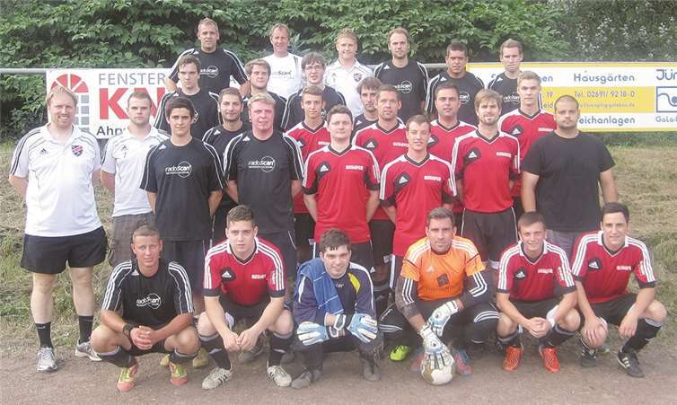 Die 1. und 2. Mannschaft präsentierten sich auf der „Meet & Play“-Veranstaltung in Hönningen. privat