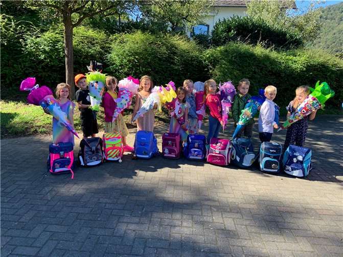 Die 10 Schüler, die im Sommer aus dem Mackener Kindergarten Regenbogen in das 1. Schuljahr übertraten.  Foto: Marlene Rost