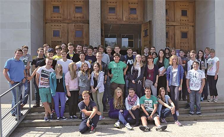 Die 10 a und 10 b der Realschule Cochem befassten sich mit dem Stellungskrieg in Verdun vor Ort.privat