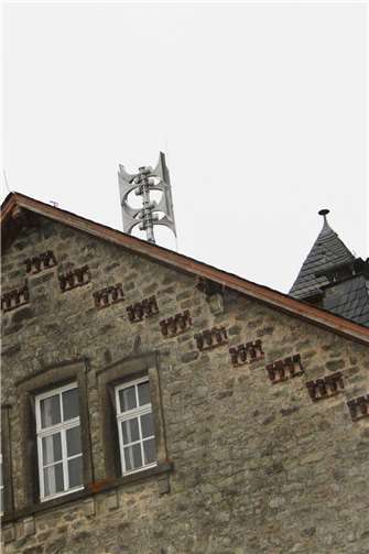 Die 100. Sirene wurde im Westerwaldkreis installiert. Fotos: 100. Sirene im Westerwaldkreis installiert