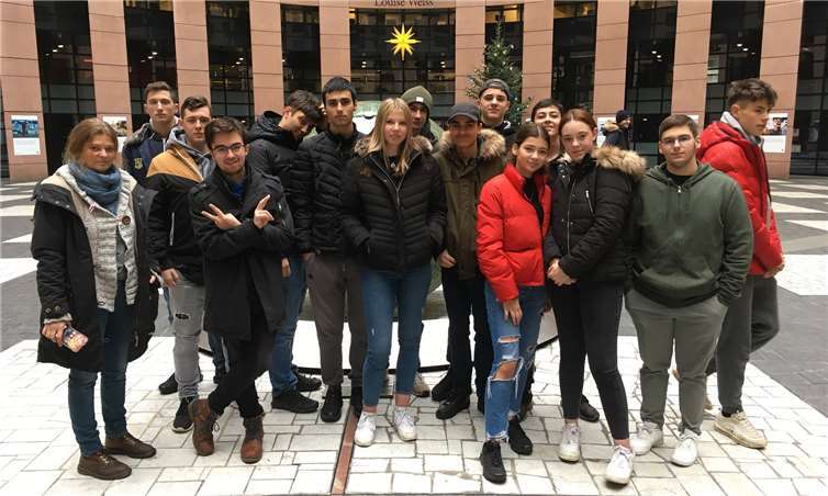 Die 10a im Elsass.Quelle: Albert Schweitzer Realschule plus