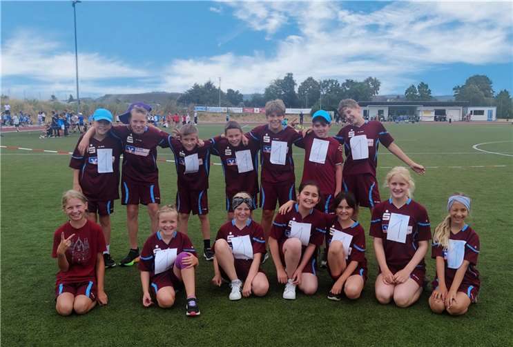 Die 14 Sportler/innen der 4. Klassen.  Foto: Cusanusschule Münstermaifeld