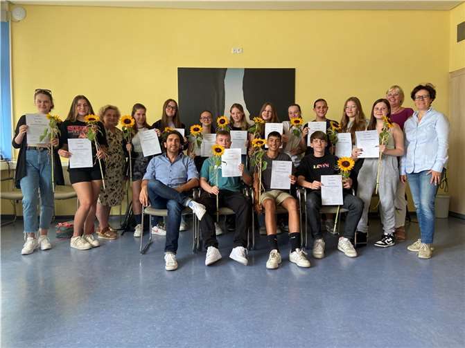 Die 14 neuen Streitschlichter an der Realschule plus und Fachoberschule Mendig.  Foto: privat