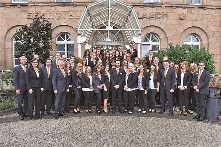 Die 14 zukünftigen Auszubildenden der Volksbank RheinAhrEifel (auf dem Foto fehlen: Janet Jäkel, Laura Daudrich und Nicola Fühles). Seydel