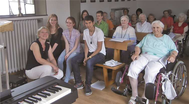 Die 16-jährigen Musiker Greta Neff, Katja Gerischer und Micho Praml zeigten unter der Leitung ihrer Lehrerin, Dipl.-Musikerin Ekaterina Londarenko ihr Können und begeisterten damit ihr Publikum. privat