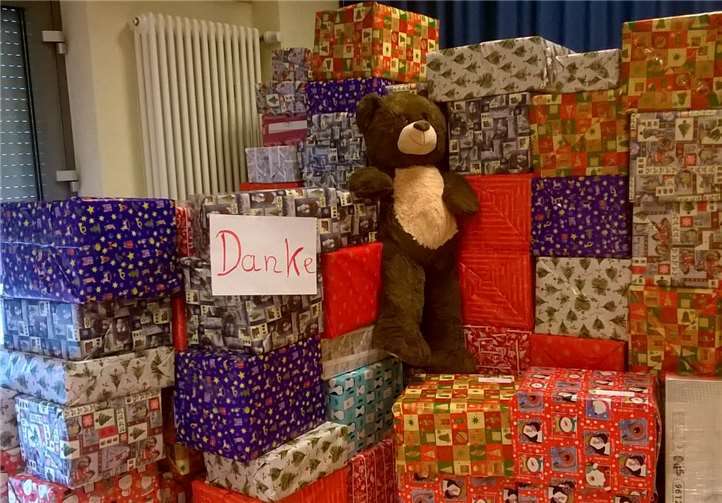 Die 160 Päckchen werden pünktlich zu Weihnachten an die Kinder in Rumänien verteilt. privat