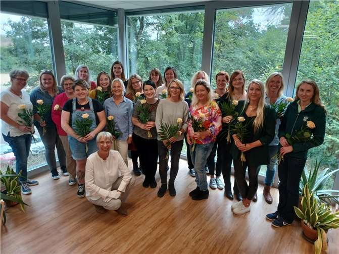 Die 18 TeilnehmerInnen ferierten ihren Abschluss der Weiterbildung Frühpädagogik.  Foto: privat