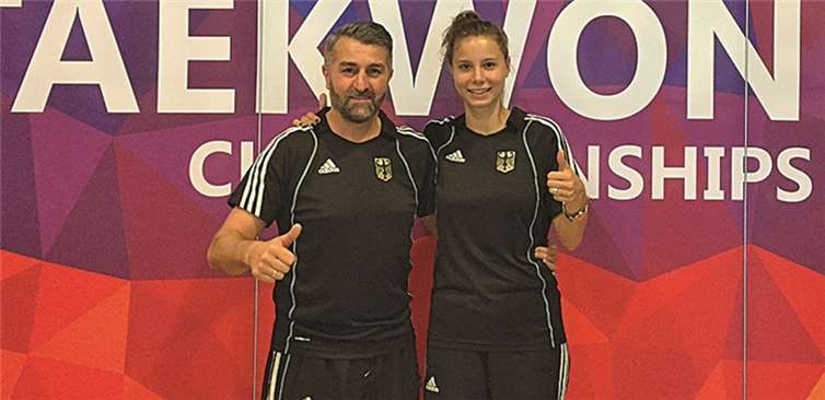 Die 18-jährige Yanna Schneider nahm mit ihrem Trainer Dimitrios Lautenschläger an den Weltmeisterschaften in Cheljabinsk/Rußland teil.privat