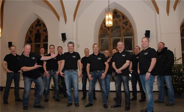 Die 18 stimmgewaltigen Gesangsvirtuosen von „cannibale vocale“ freuen sich schon auf das Konzert mit „Friends“ am 10. März in Wirges. KER