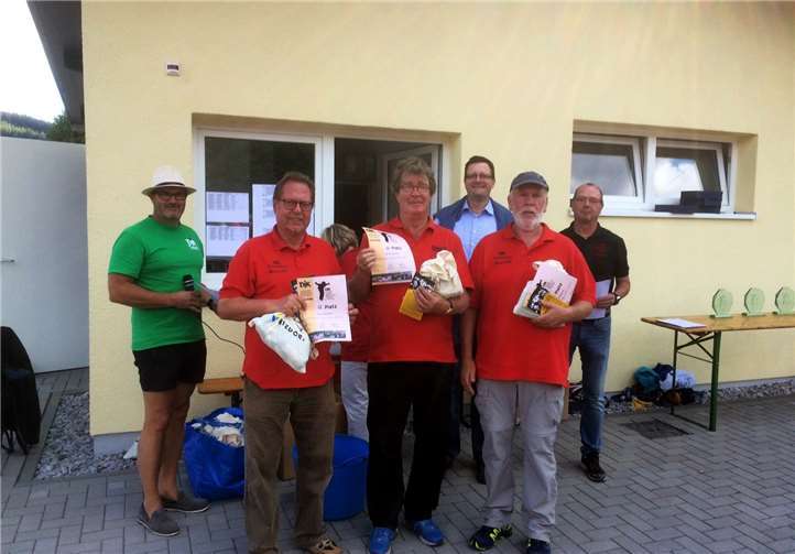 Die 2. DJK Mannschaft mit CD. Silbereisen, W. Rudolf und G. Thran belegte den 12. Platz.