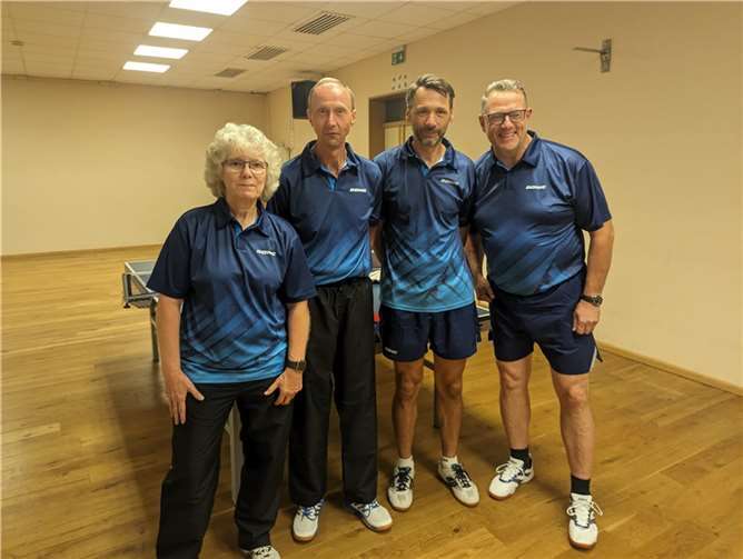 Die 2. Mannschaft (v.l.): Susanne Neumann, Hilmar Neumann, Michael Buschke und Werner Minwegen  Foto: SV Oedingen