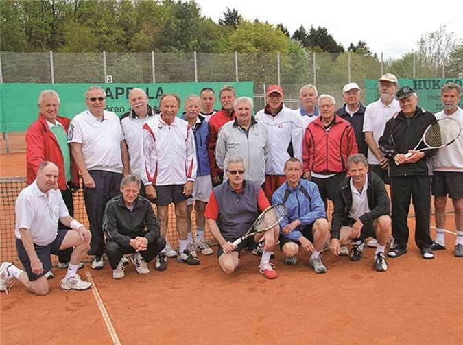 Die 20 Teilnehmer des MSV-Doppelturniers für die Herren 50+. privat