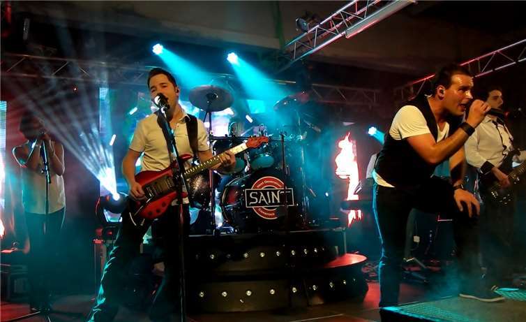 Die 2008 gegründete Band Saint besteht aus sechs erfahrenen Musikern. Sie treten unter anderem auf Junggesellen- und Burschenfesten oder Stadt- und Firmenfeiern auf und begeisterten bereits zehntausende Musikliebhaber mit ihrem innovativen Liveshow-Konzept.ND