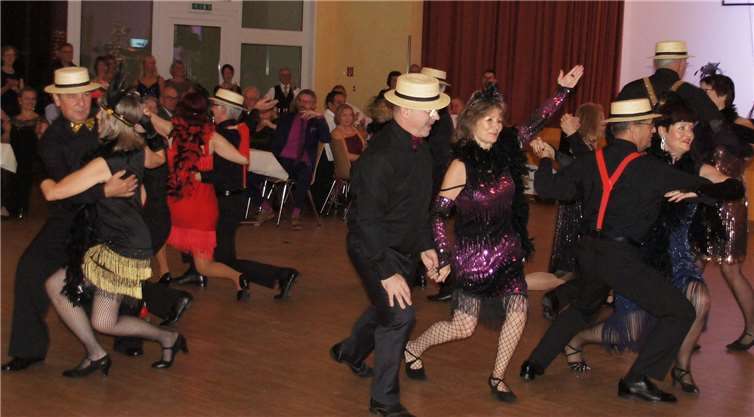 Die 20er Jahre-Tanzgruppe des Tanzsportclubs Neuwied mit einer gelungenen Einlage.  privat