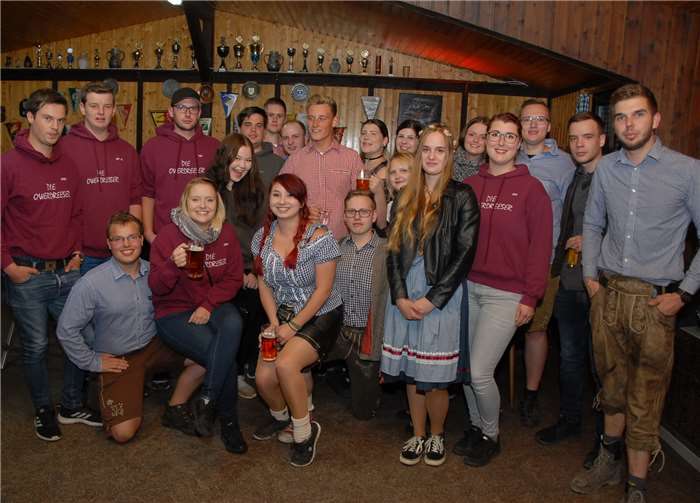 Die 22 Mitglieder starken „Rulemicher Jungspunde“ haben mit ihrer Idee eines Almfestes den Geschmack der heimischen Bevölkerung getroffen.