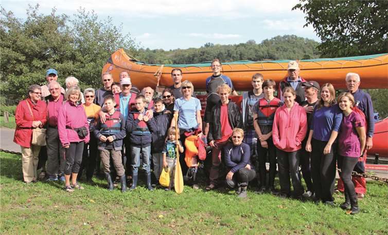 Die 28 Kanuten des WSV Sinzig paddelten offiziell zum letzten Mal in 2013.privat