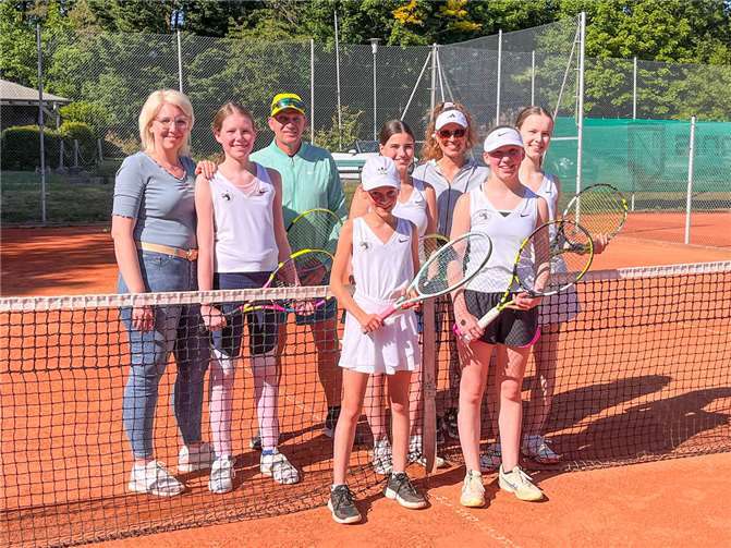 Die 2er Mädchenmannschaft U15. Fotos: Tennisabteilung Vettelschoß
