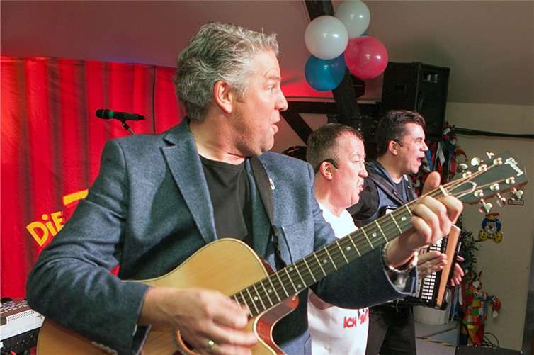 Die 3 Colonias waren einer der Höhepunkte bei der tollen Prunksitzung der KG Adendorfer Hetzbröde in der Schützenhalle.