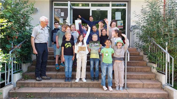 Die 3. Klasse der GS Friedrichssegen belegte den 1. Platz bei den Waldjugendspielen.  Foto: Kim Thönnißen / GS Friedrichssegen