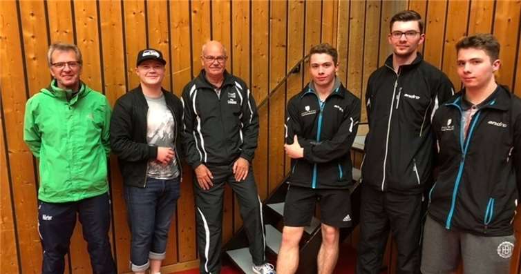 Die 3. Mannschaft konnte vollkommen überraschend beide Punkte aus Mülheim entführen.  privat